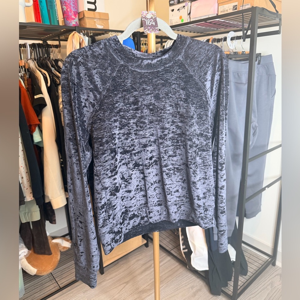 164. Lululemon Warm Down Crew *Crushed Velvet
Black